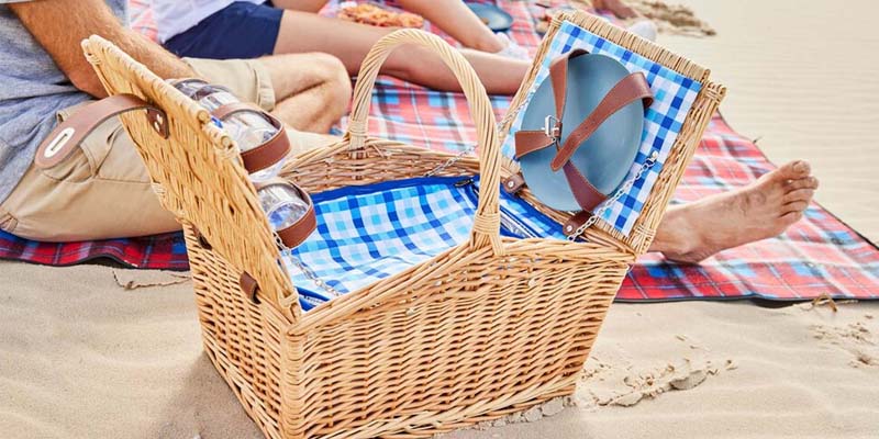 Wanderer Wicker Picnic Basket 4 Person Wanderer Wicker Picnic Basket 4 Person
